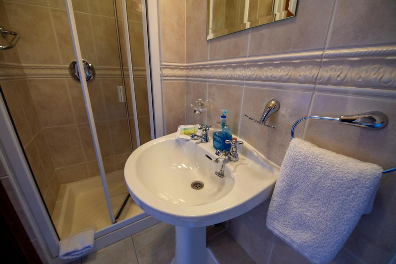 Bunratty Meadows Bed & Breakfast ภายนอก รูปภาพ